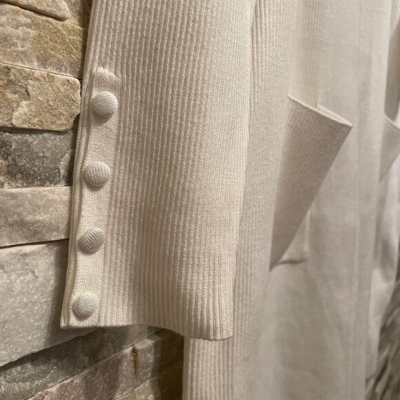 Chico’s M 8-10 White Cardigan Sweater | Ribbed Knit, Pockets, Button Cuffs NWT - Picture 4 of 9